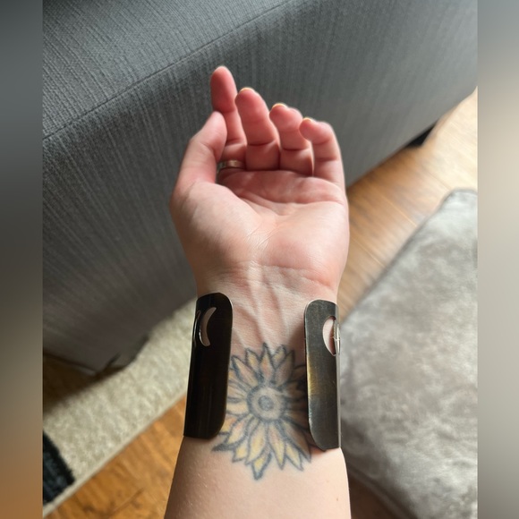 Earthbound Crescent Moon Bangle - Picture 5 of 6